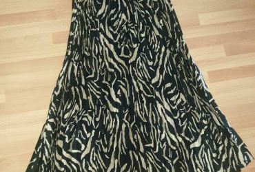 Pliseerock Gr. 42, summum women NEU