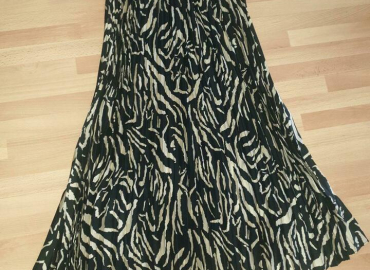 Pliseerock Gr. 42, summum women NEU